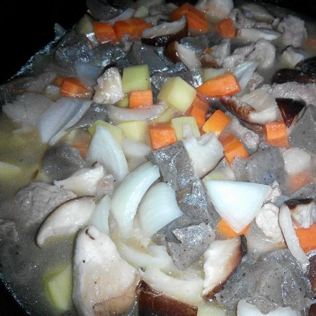 豬肉味增湯……深夜食堂的做法 步骤4