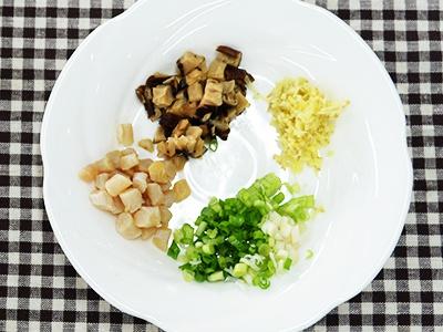 香菇乾貝蒸蛋-老少皆宜的做法 步骤1
