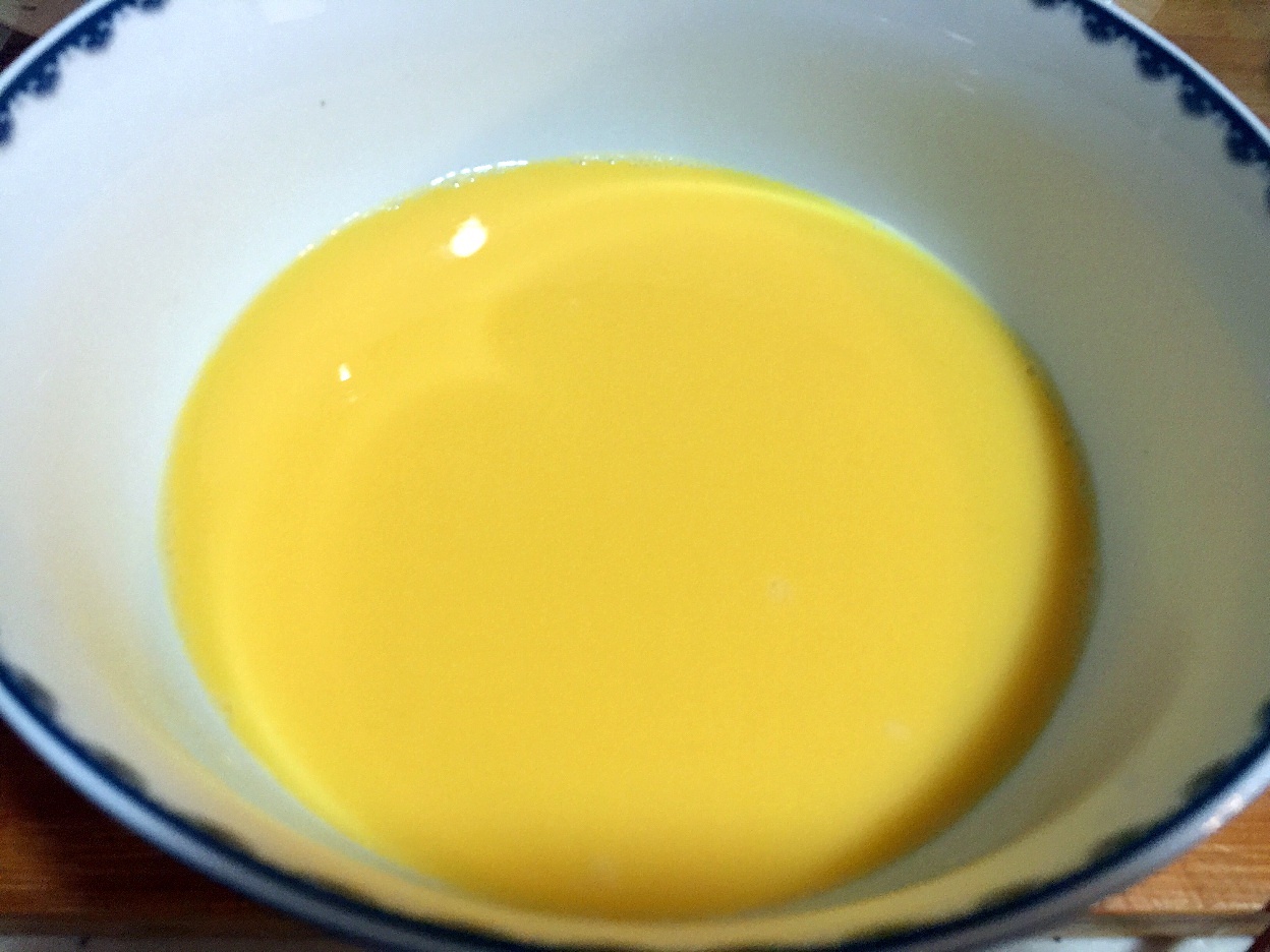老丁的私房菜-芙蓉蛋（蒸蛋）的做法 步骤3
