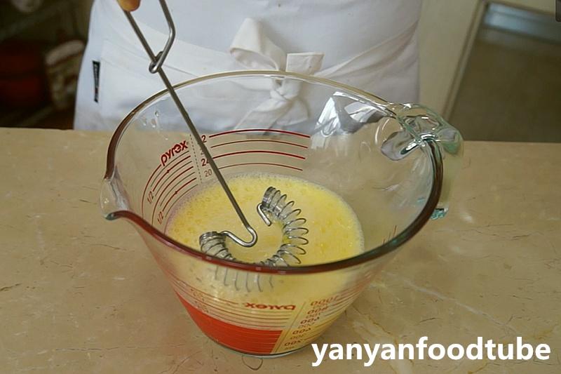 蒸蛋羹 Steamed Egg Pudding的做法 步骤3