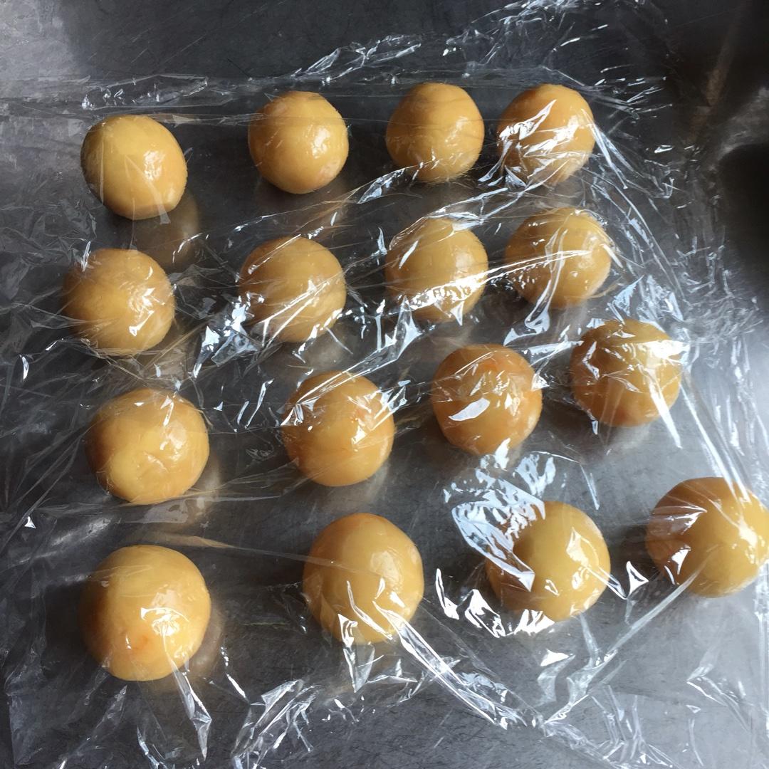 綠豆杏仁肉鬆餡月餅的做法 步骤20