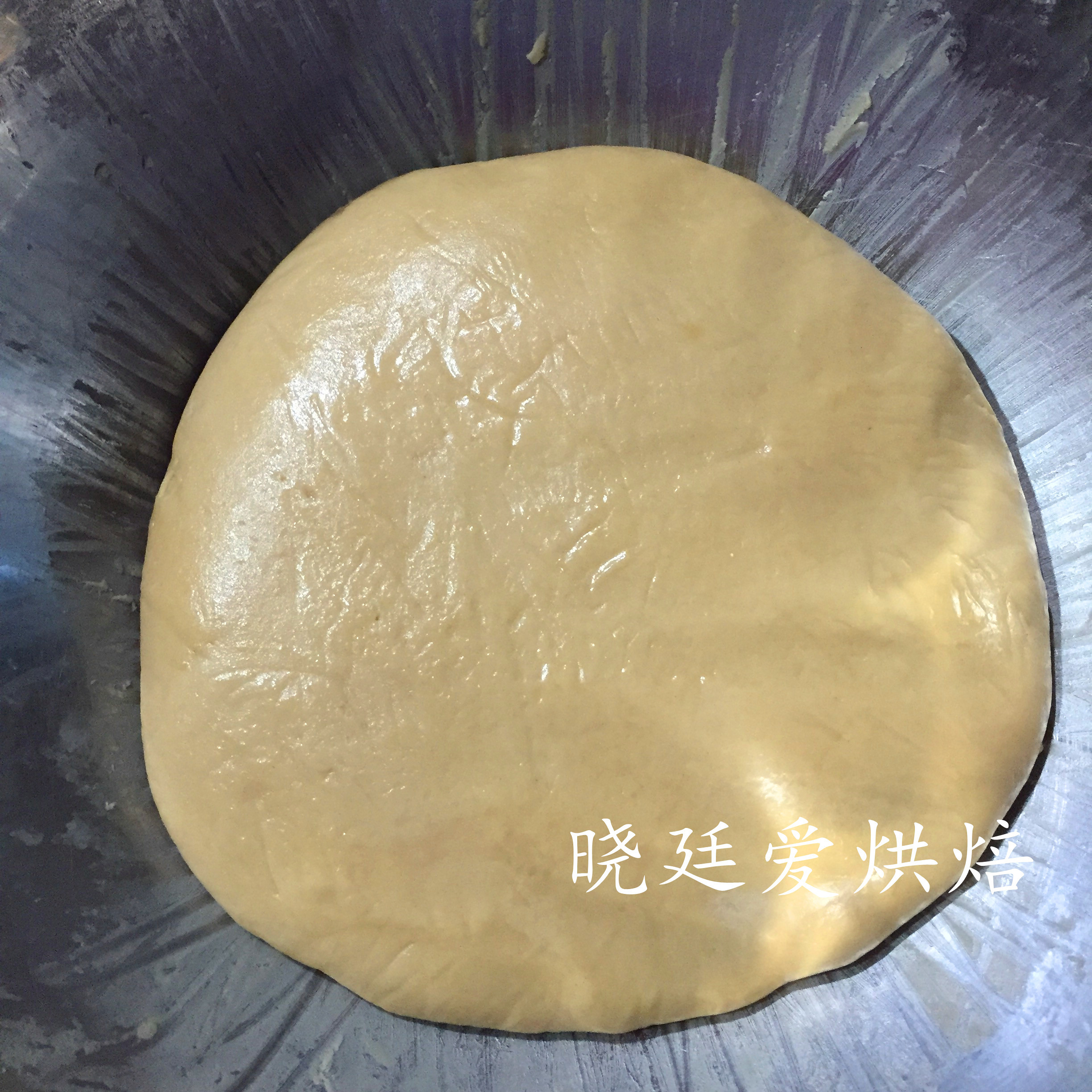 100g廣式豆沙蛋黃月餅配方及操作步驟的做法 步骤12