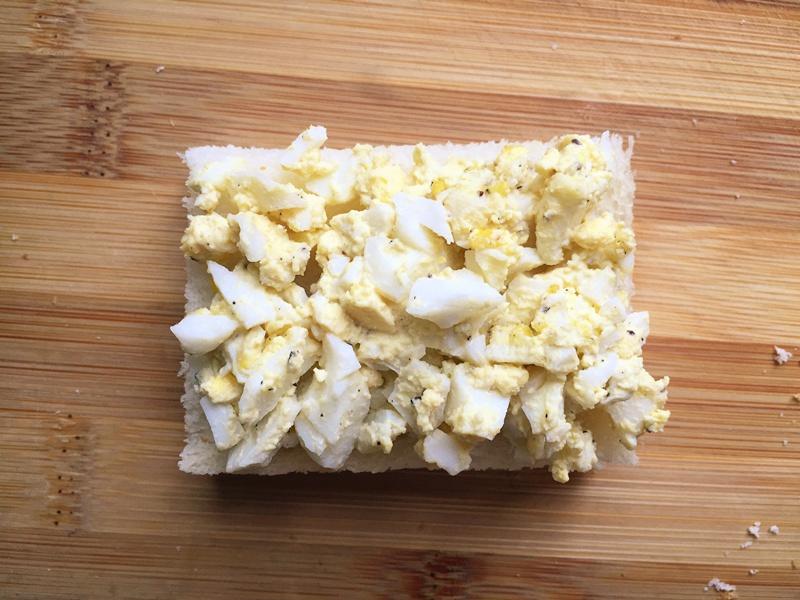 營養早餐——金槍魚雞蛋沙拉三明治的做法 步骤5