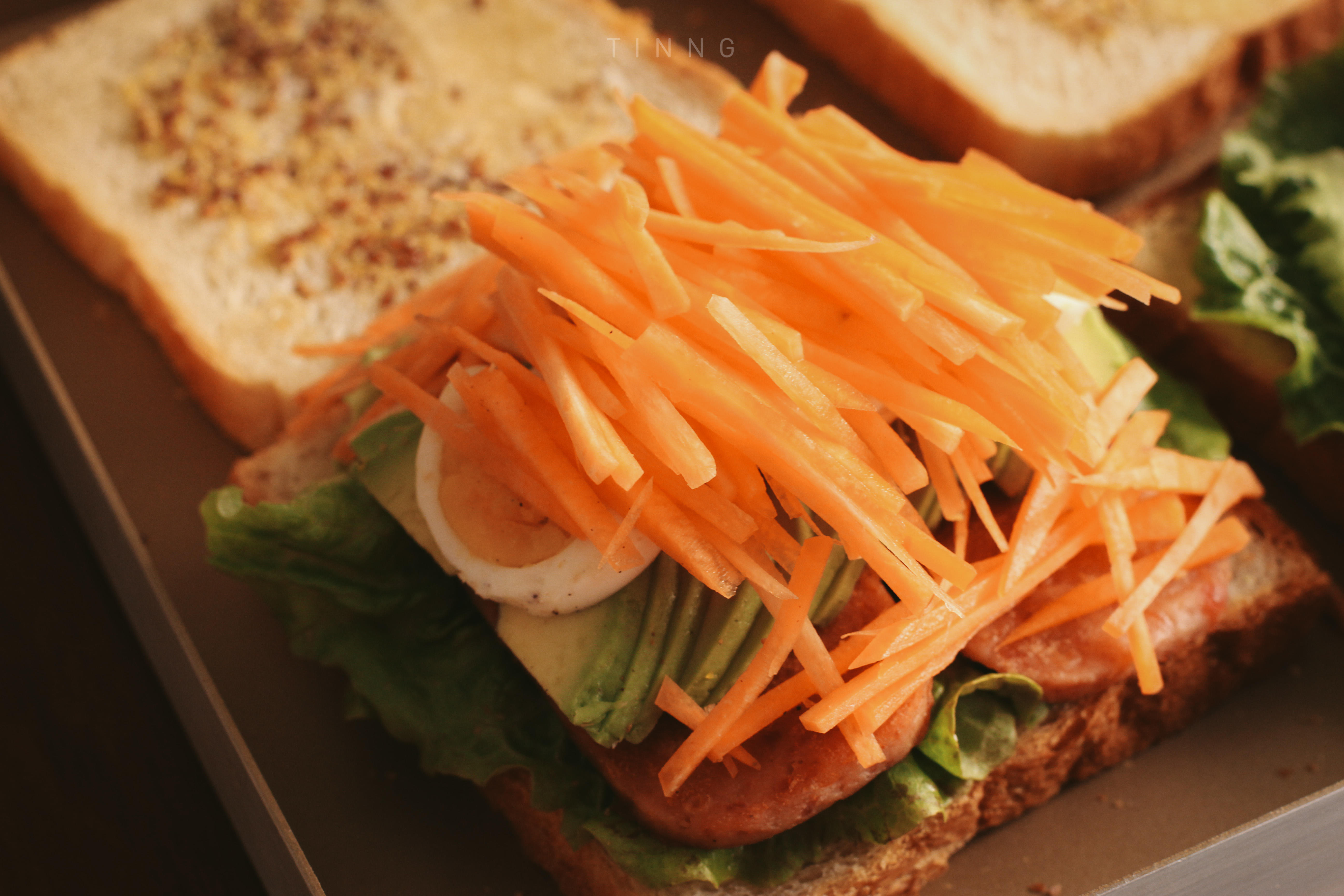 如何做超厚的沼三明治~詳細tip！牛油果雞蛋午餐肉三明治~的做法 步骤8