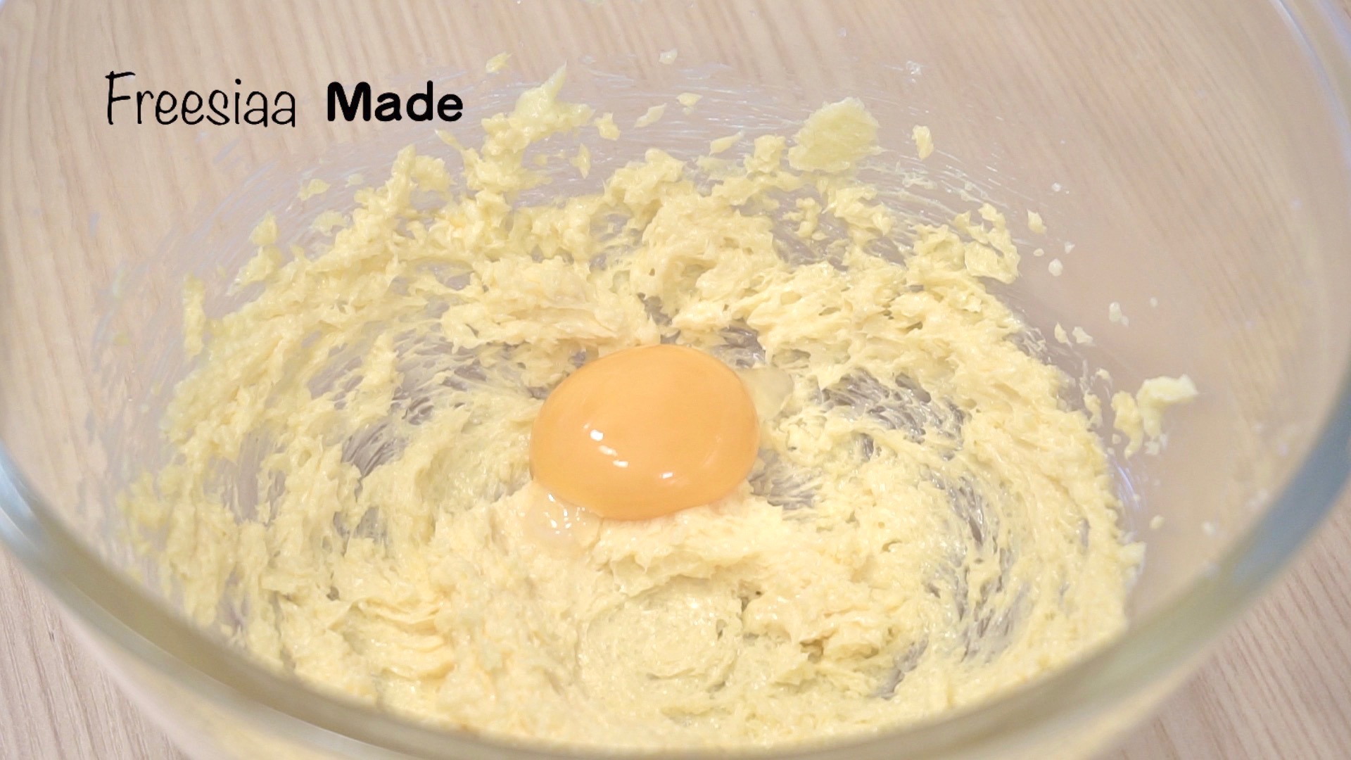 【視訊】椰蓉小酥球（消耗蛋黃）童年美食的做法 步骤2