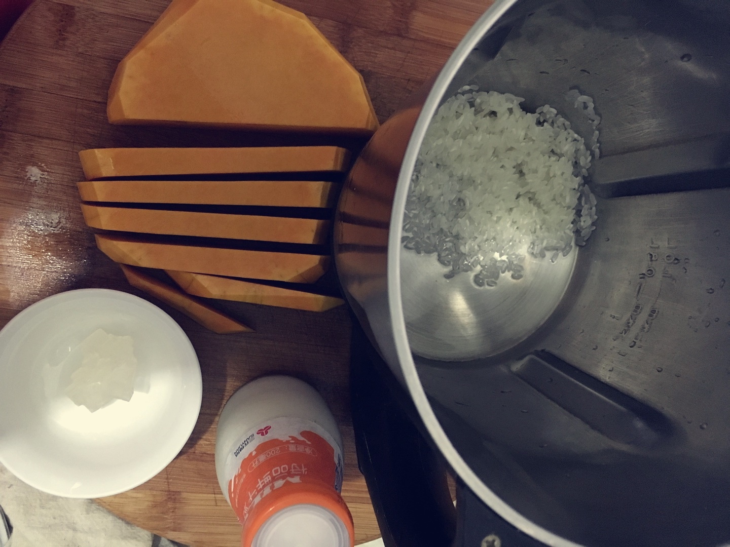 南瓜粥，豆漿機版，賽過漢拿山的南瓜粥的做法 步骤1