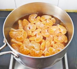 【親手做零食】兒時最愛的橘子罐頭的做法 步骤2