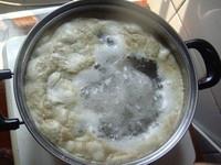 花生冬菇豬腳湯的做法 步骤4