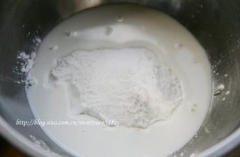 蝦仁炒牛奶的做法 步骤5