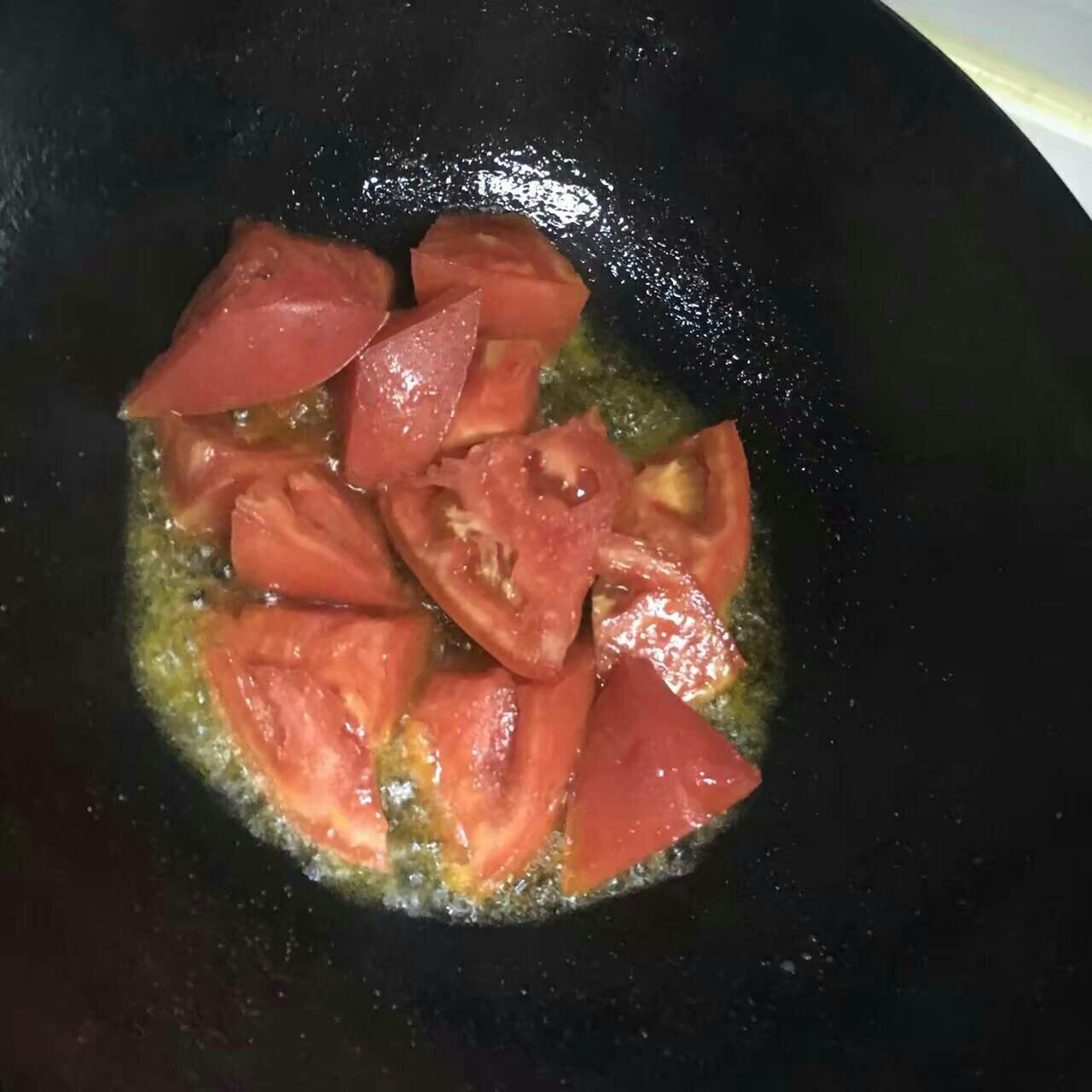 最簡單的番茄面的做法 步骤3