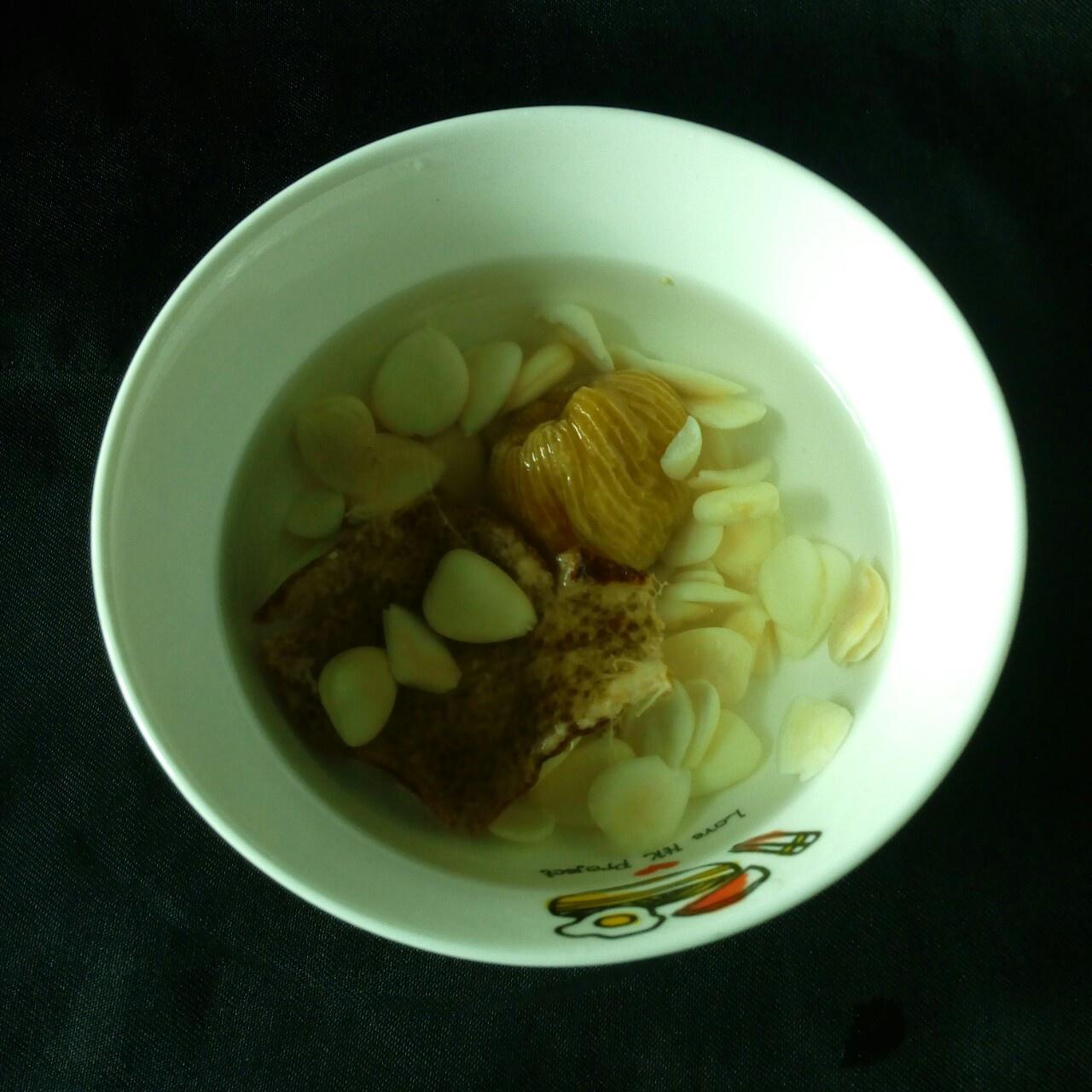 青紅蘿蔔粟米煲豬骨湯(潤肺止咳老火湯)的做法 步骤2
