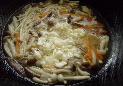芙蓉菌菇絲瓜湯的做法 步骤13
