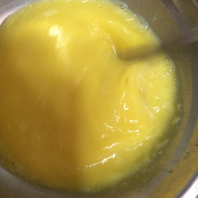 美容養顏的牛奶燉蛋的做法 步骤1