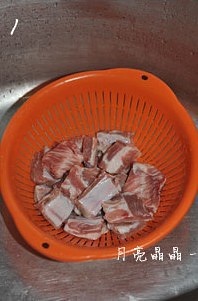 蒜蓉辣醬燒排骨的做法 步骤1