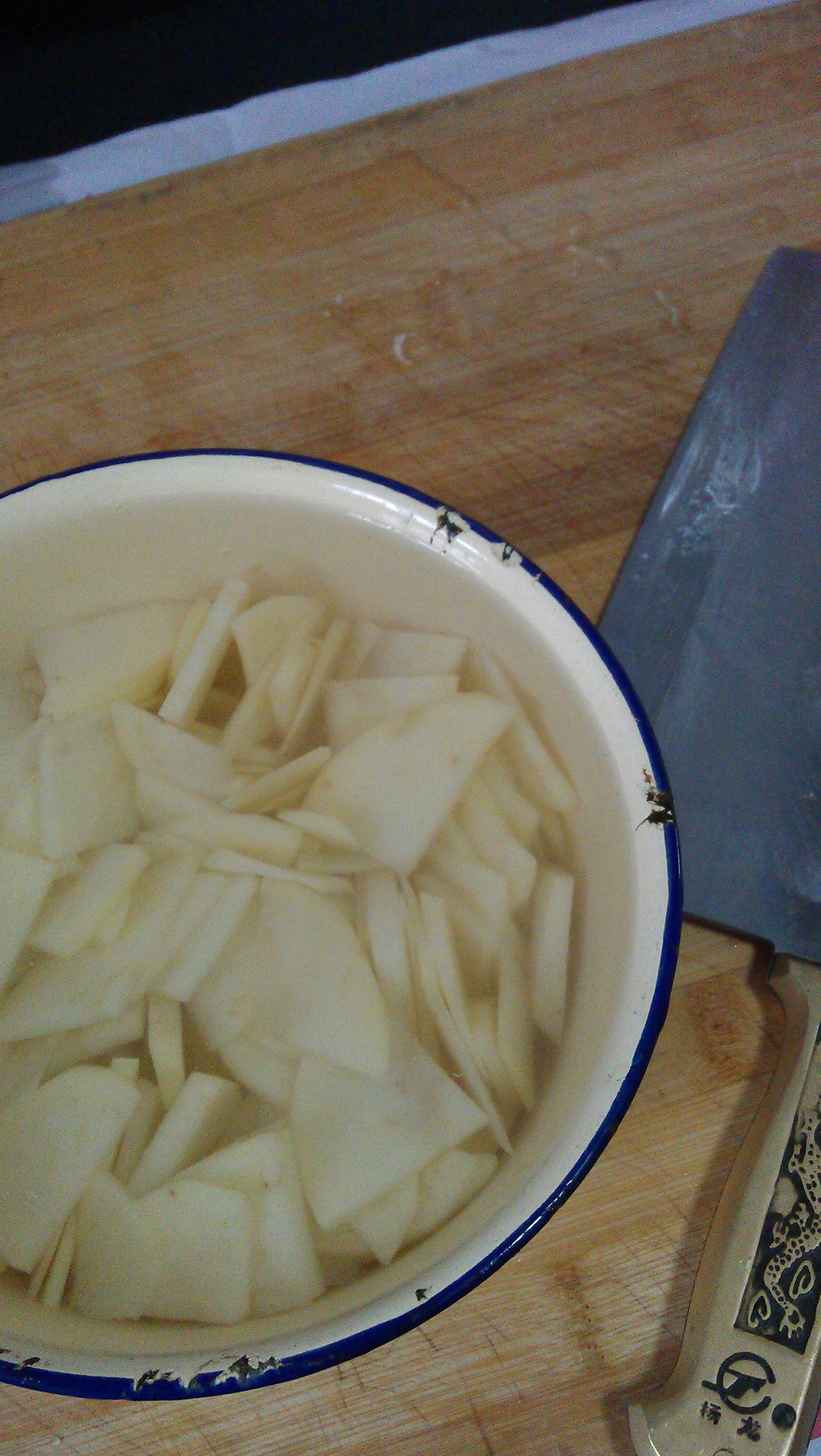 回鍋土豆片（老乾媽版）的做法 步骤2
