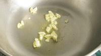 蒜末菠菜的做法 步骤3