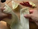 手撕包菜的入味燒法的做法 步骤1