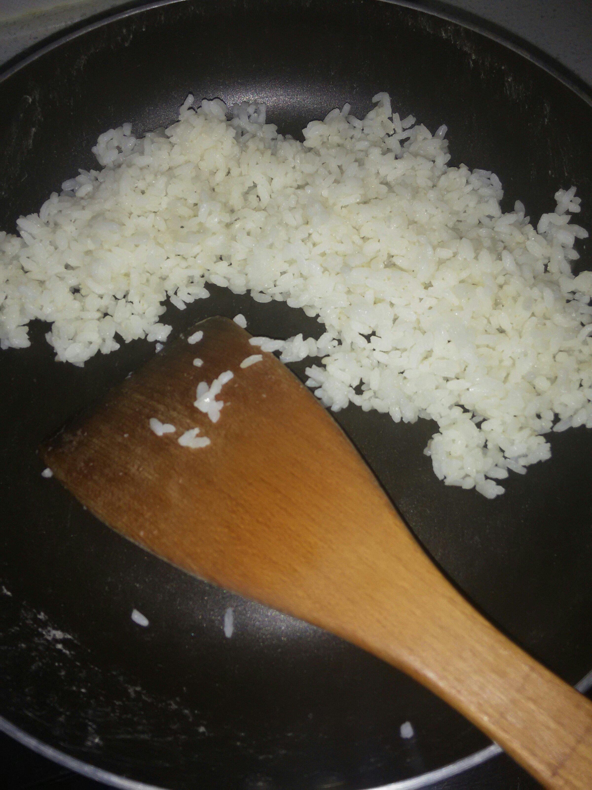 把涼米飯變成又香又軟的方法的做法 步骤4
