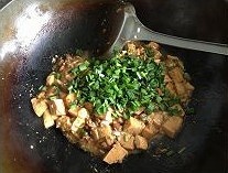 蒜香肉末燒豆腐的做法 步骤10