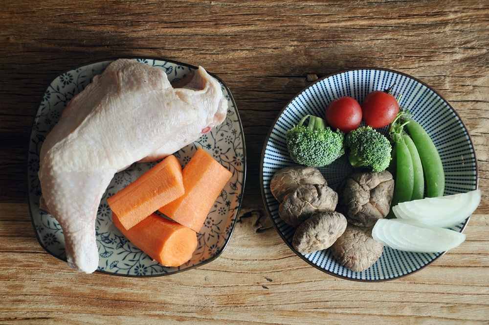 電飯煲版香菇雞腿肉燜飯便當的做法 步骤1