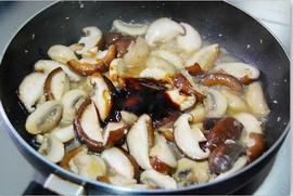 香蒜蠔油雙菇的做法 步骤4
