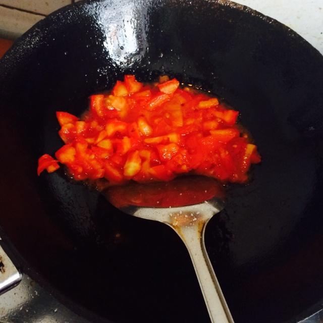 簡單早飯西紅柿雞蛋掛麪的做法 步骤2