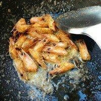 魷魚鮮蝦砂鍋粥的做法 步骤3