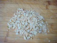 香椿拌香乾花生——香脆可口的時令小菜的做法 步骤5