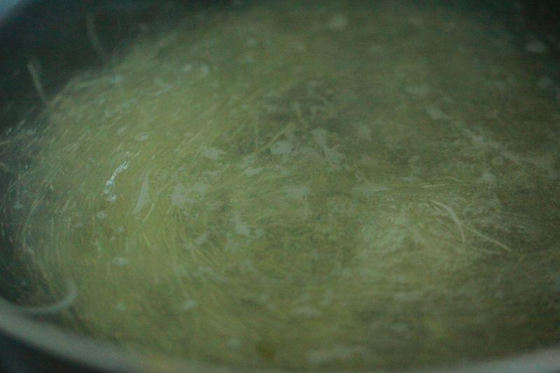 豆芽菠菜拌粉絲的做法 步骤5