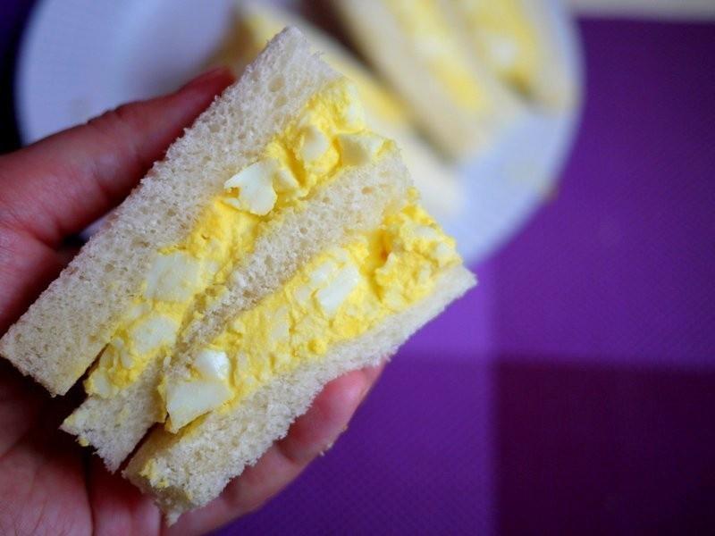 【深夜食堂】雞蛋沙拉三明治「タマゴサンド」的做法 步骤7