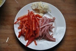 火腿沙拉肉鬆煎吐司的做法 步骤1