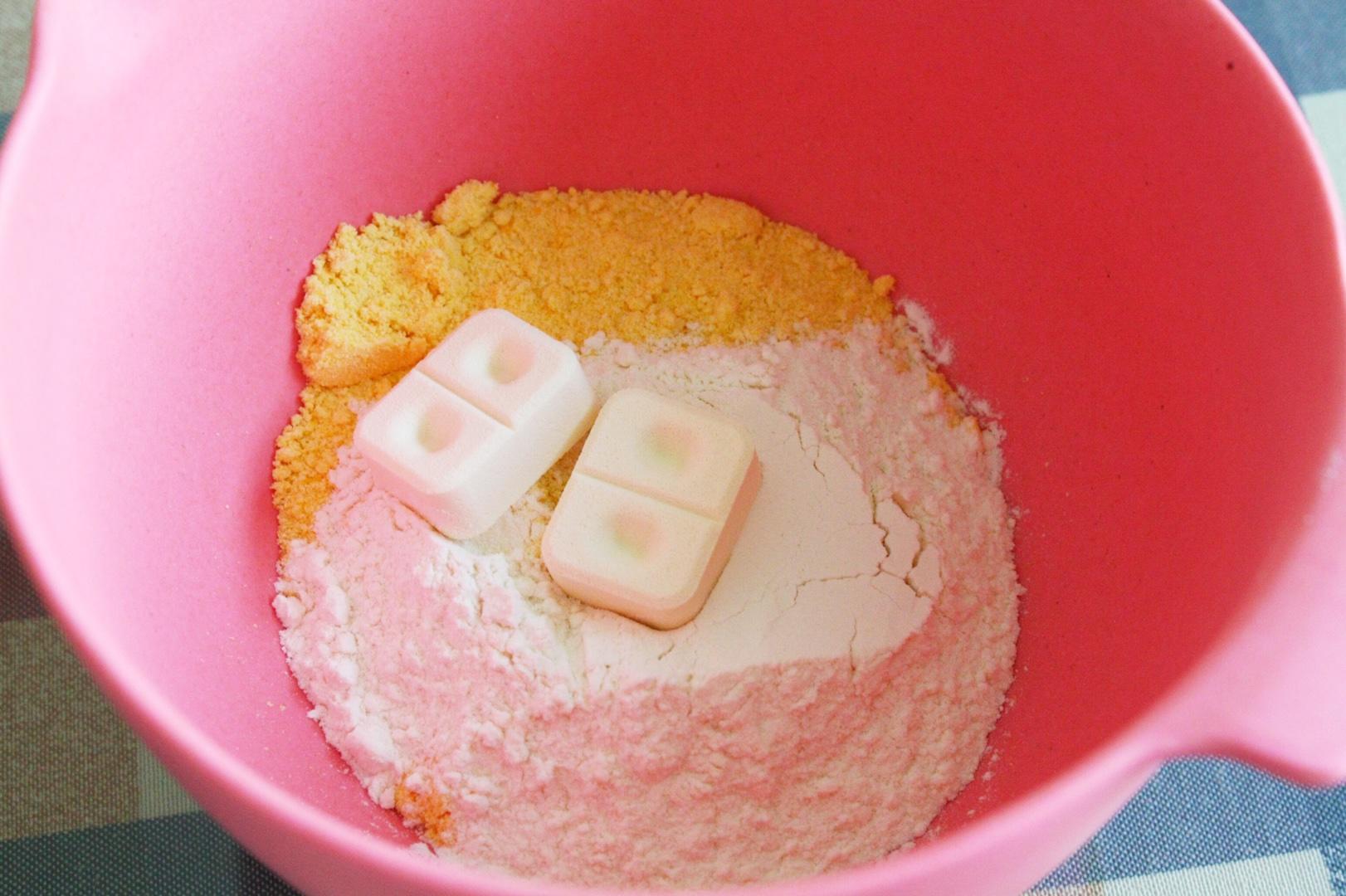 寶寶輔食：超級可愛呆萌的奶香窩窩頭的做法 步骤1