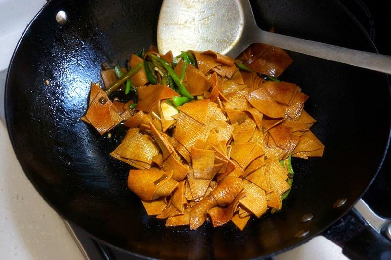 醬燜幹豆腐的做法 步骤6