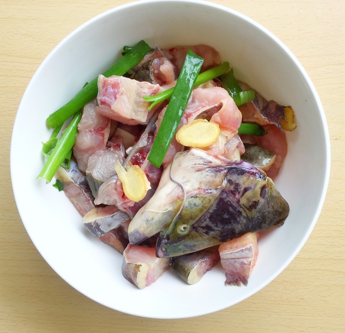 川味紅燒鰱魚的做法 步骤5