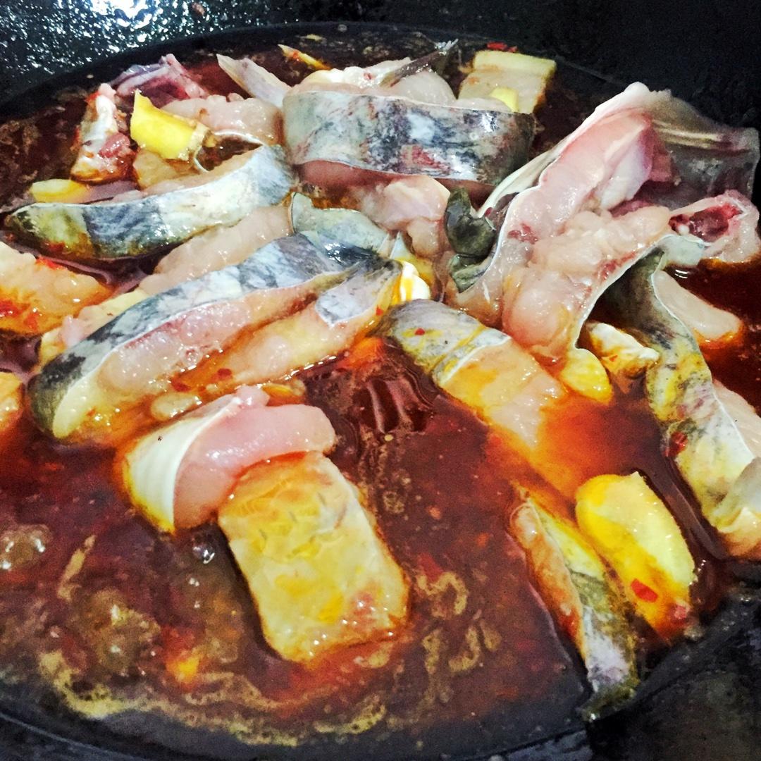 川味紅燒鰱魚的做法 步骤11