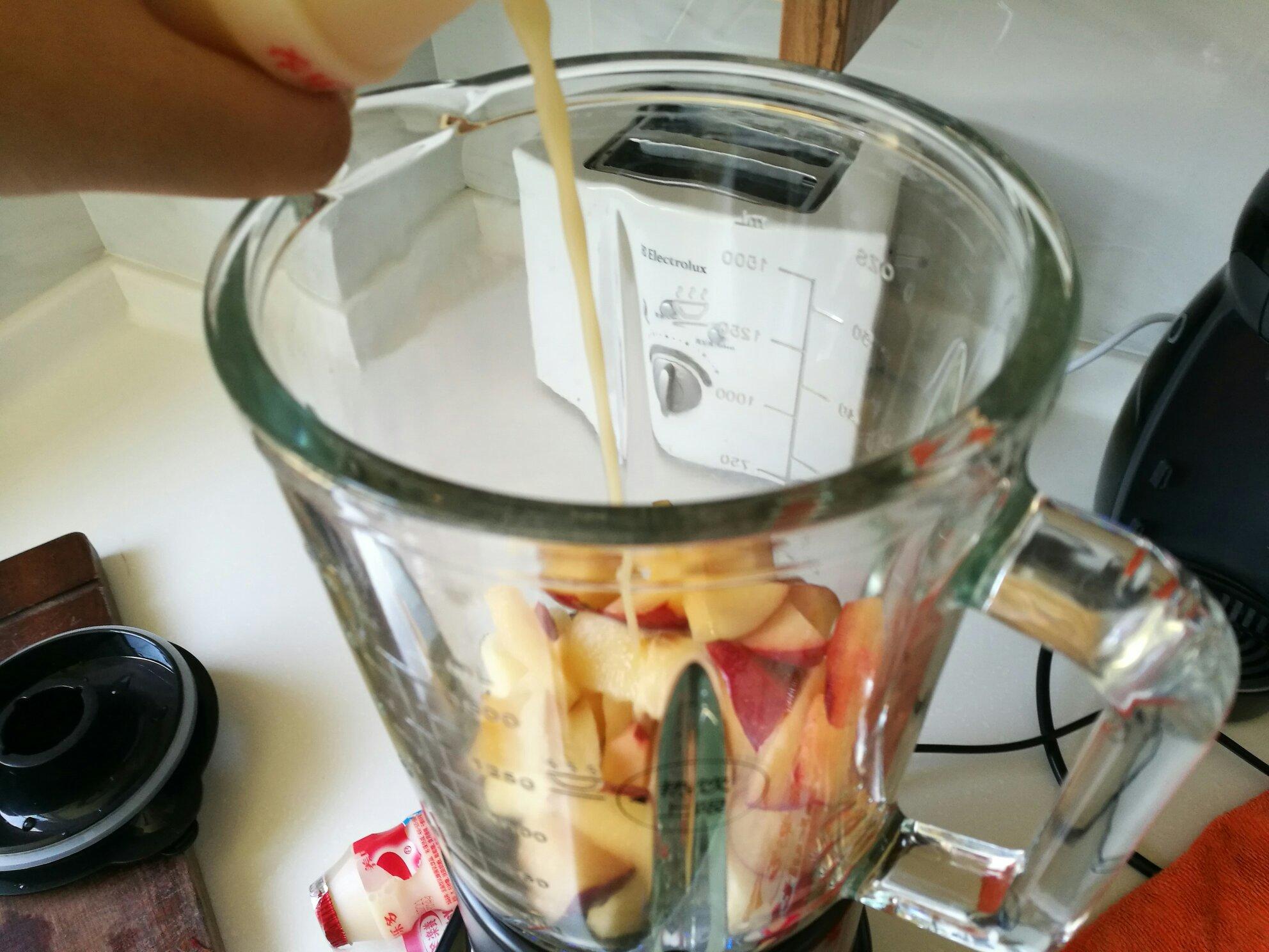 【破壁機食譜】【減脂】蘋果油桃多多 smoothie的做法 步骤2