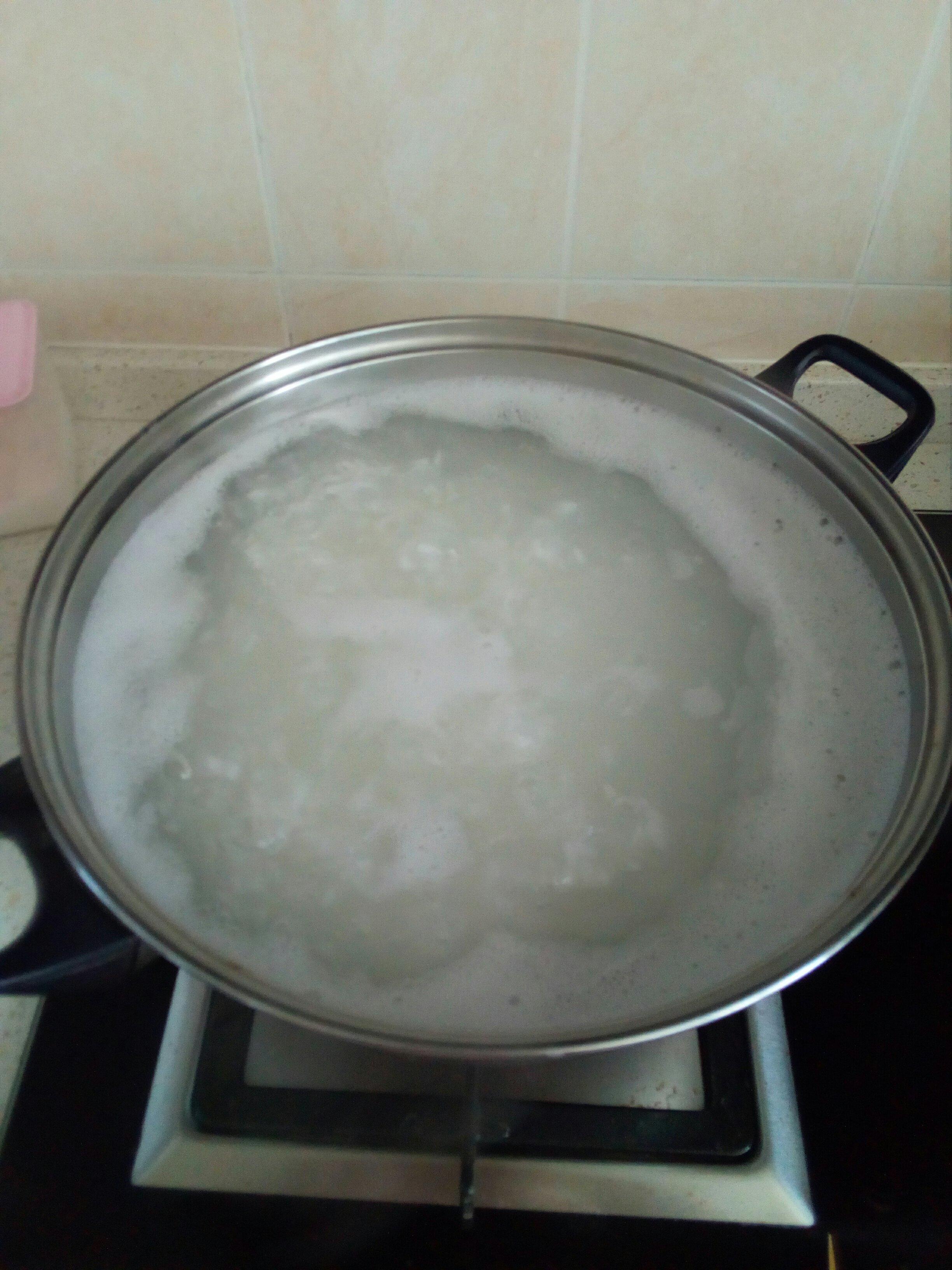 鮮蝦版皮蛋瘦肉粥的做法 步骤3