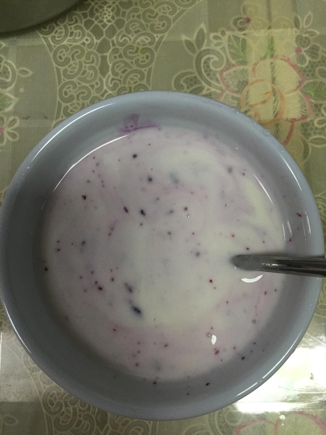 酸奶藍莓醬冰塊的做法 步骤1