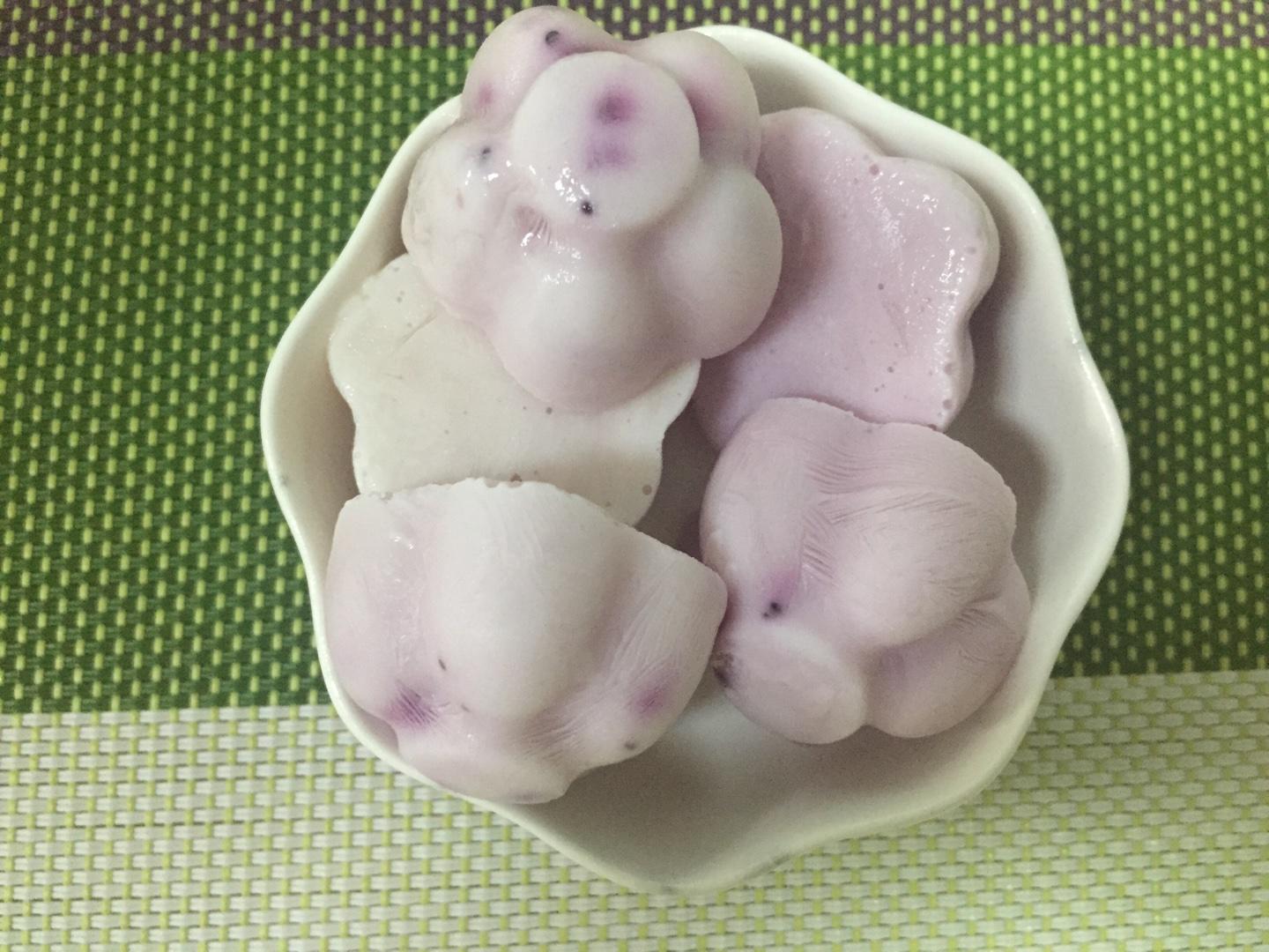 酸奶藍莓醬冰塊的做法 步骤4