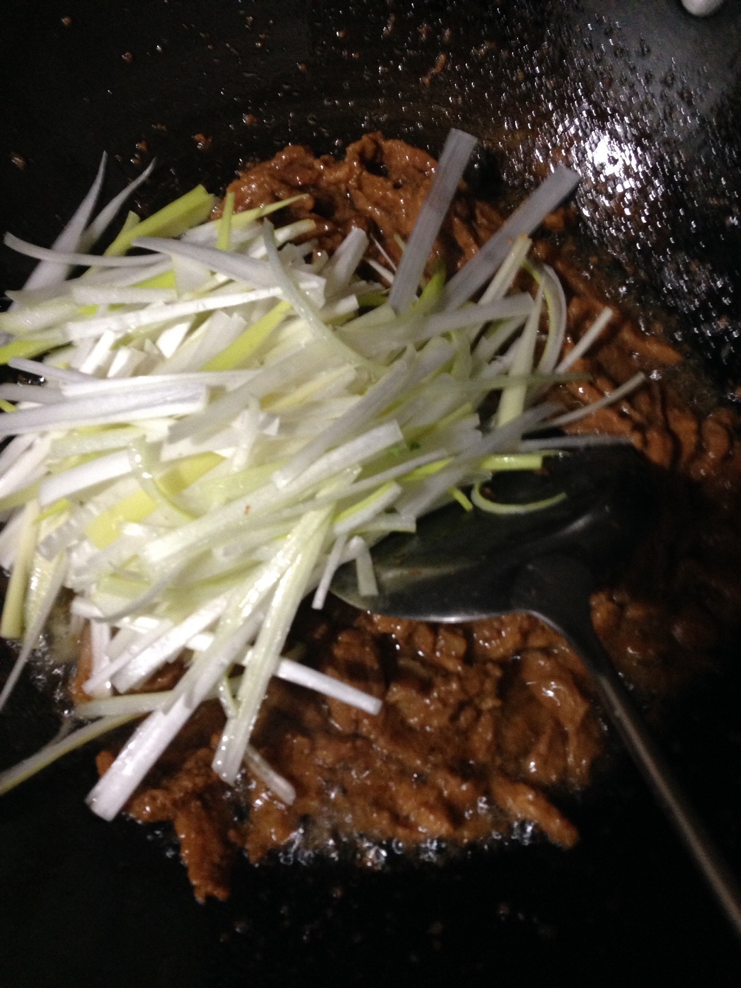 家常菜之——家庭版的京醬肉絲的做法 步骤6