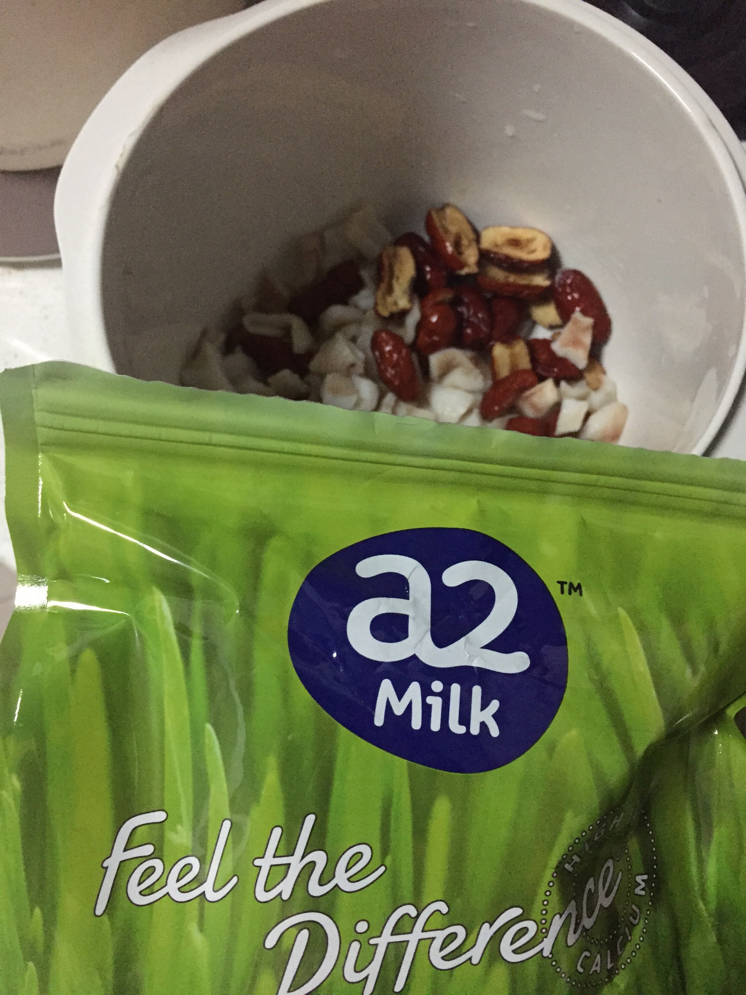 花膠紅豆燉牛奶的做法 步骤4