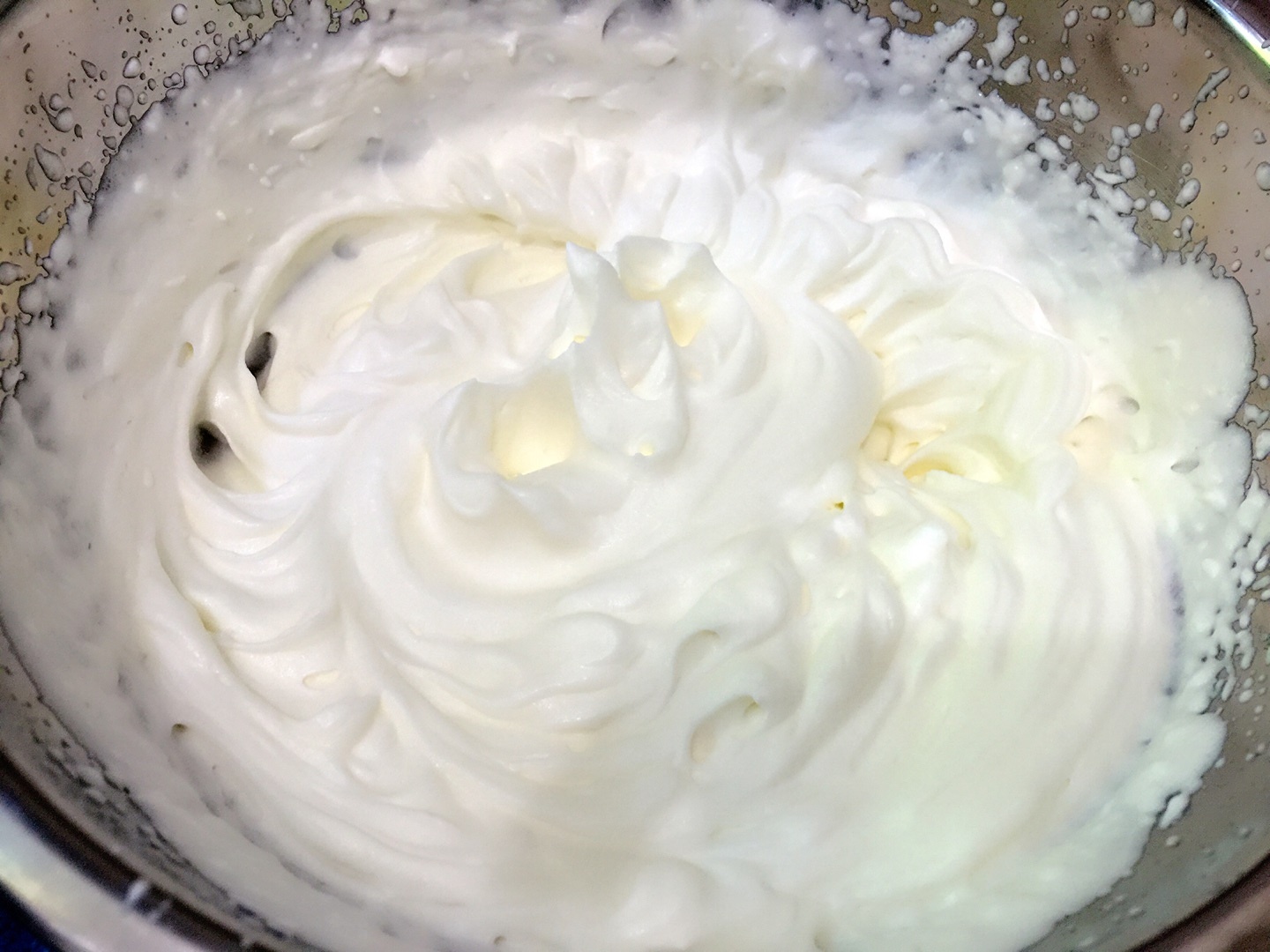 酸奶蛋糕卷的做法 步骤8