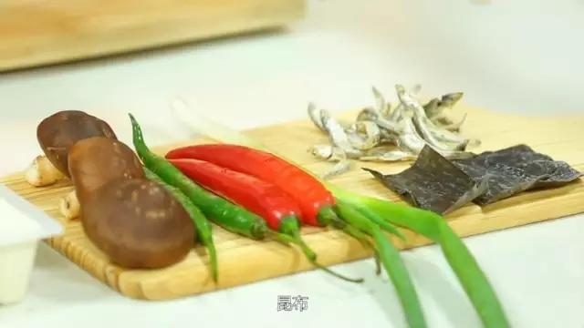 【微體兔菜譜】跟韓國歐尼學習最經典的大醬湯！的做法 步骤3