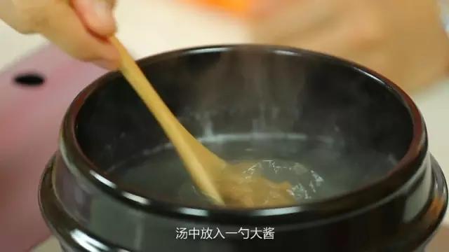 【微體兔菜譜】跟韓國歐尼學習最經典的大醬湯！的做法 步骤6