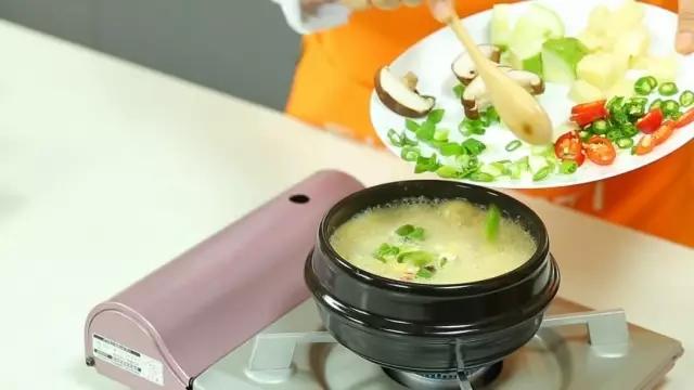【微體兔菜譜】跟韓國歐尼學習最經典的大醬湯！的做法 步骤8