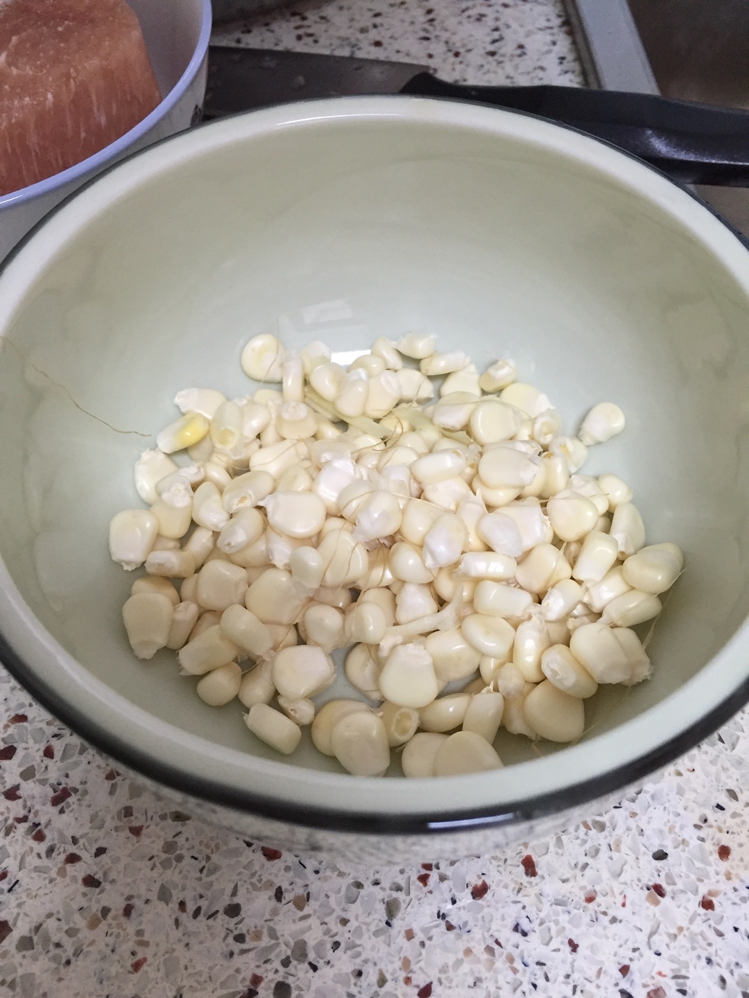 蒸玉米粑粑的做法 步骤1