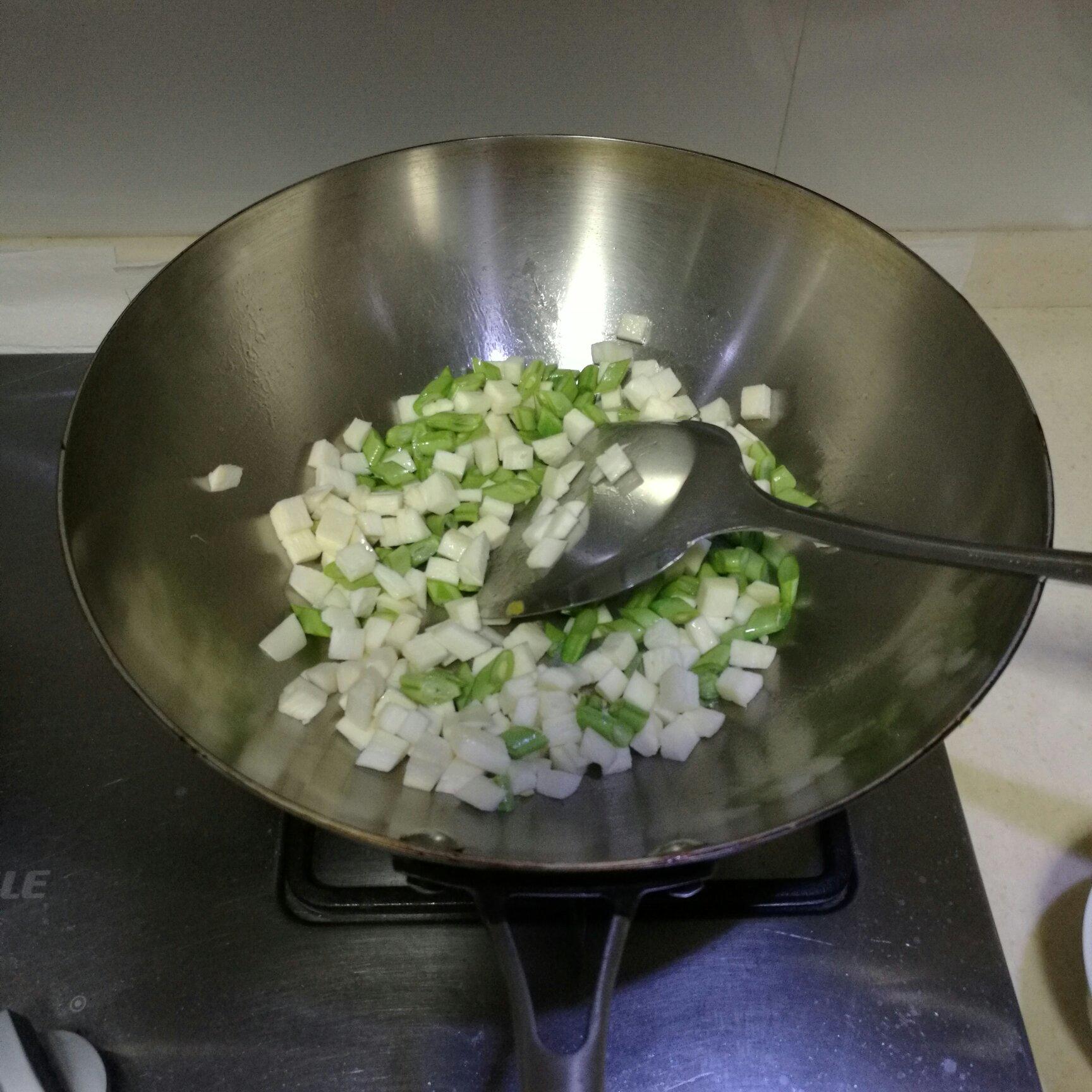 蔬菜蛋炒飯（當天飯）的做法 步骤4