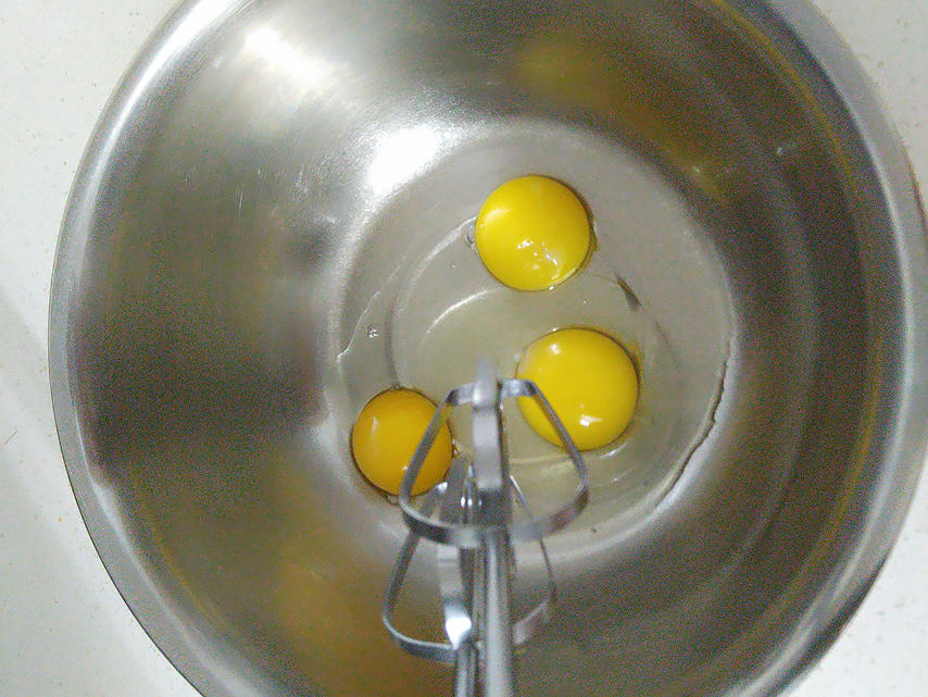 超詳細超簡單的蛋黃餅乾做法的做法 步骤2