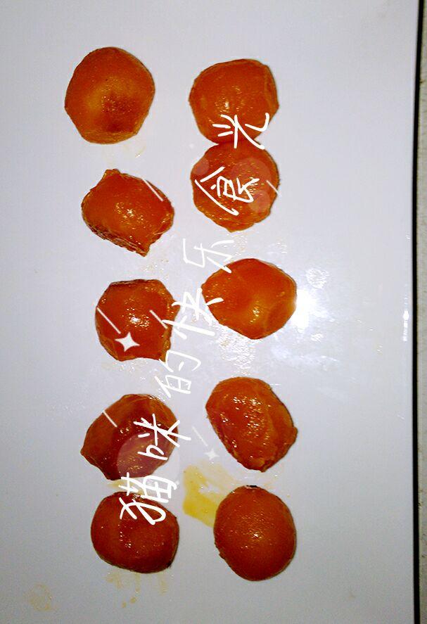 廣式蓮蓉蛋黃月餅（50克/個）的做法 步骤5