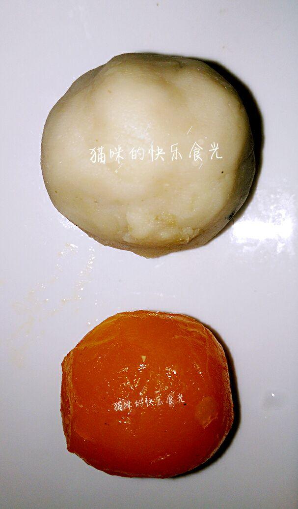廣式蓮蓉蛋黃月餅（50克/個）的做法 步骤6